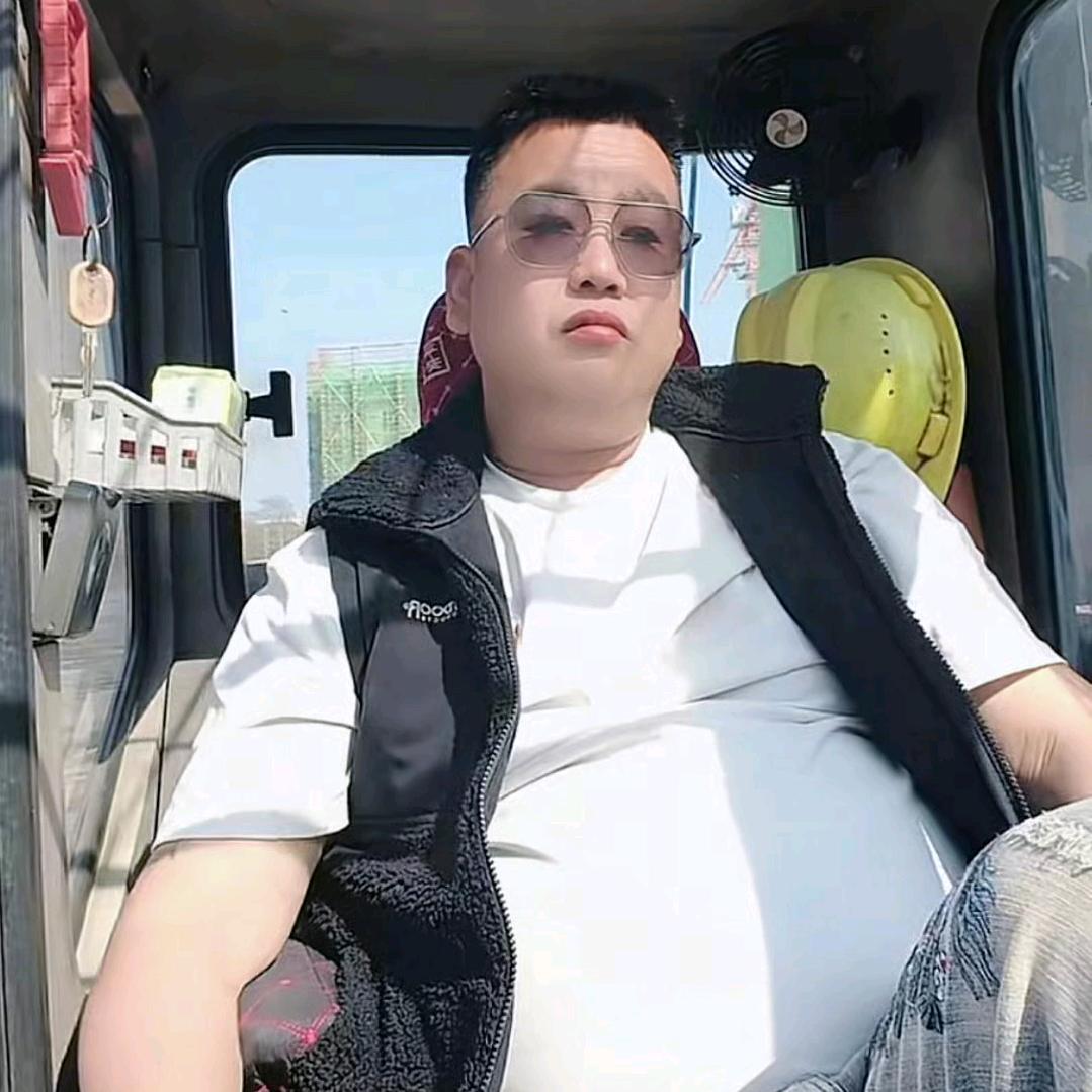 颍上鸿川吊装随车吊道路救援集装箱出租