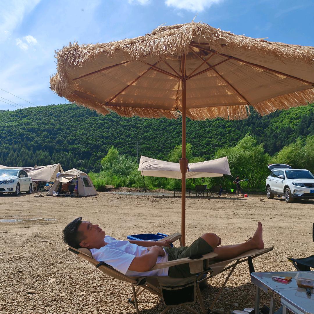 《村里  的人》刘文彬