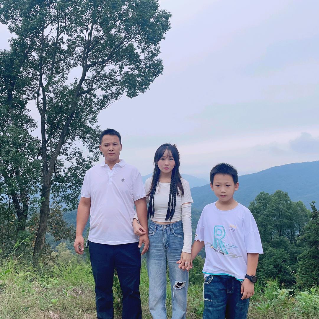 爱家的男人，岩旭爱家石材工厂，