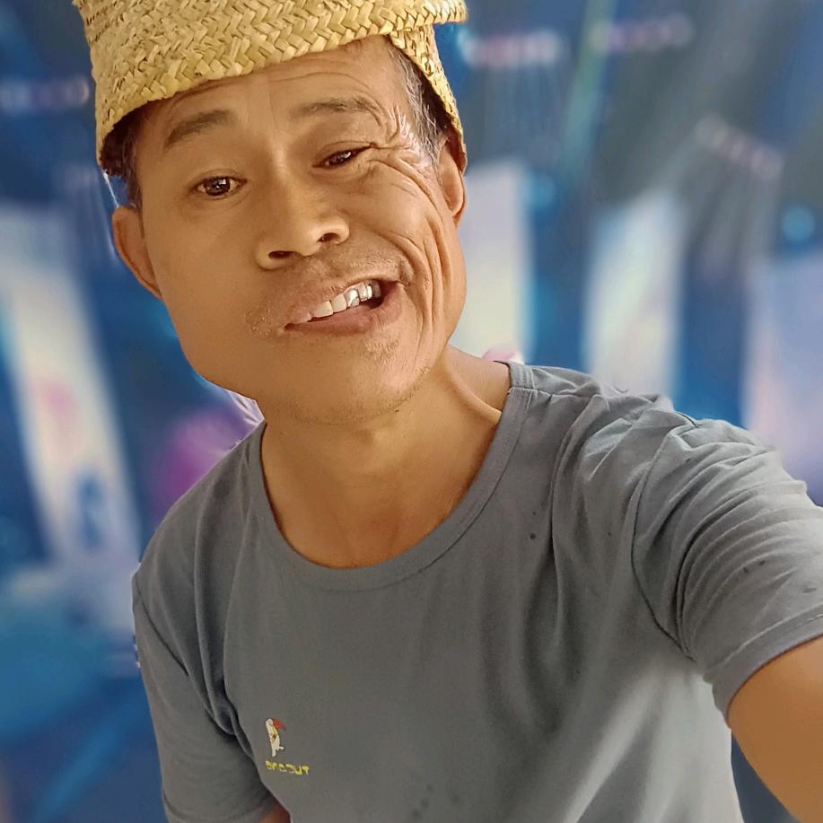 变帽哥