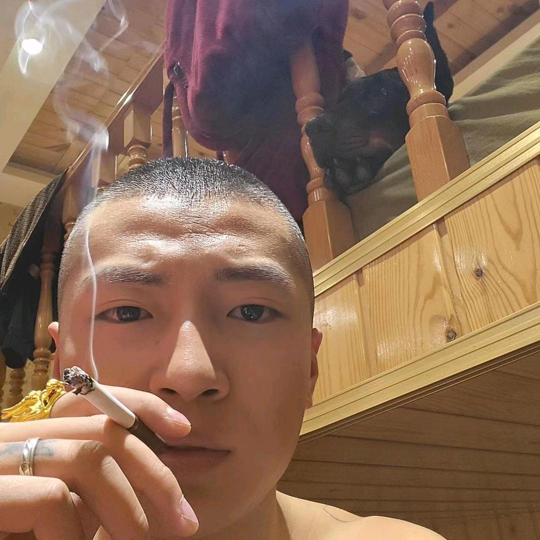 任伟.