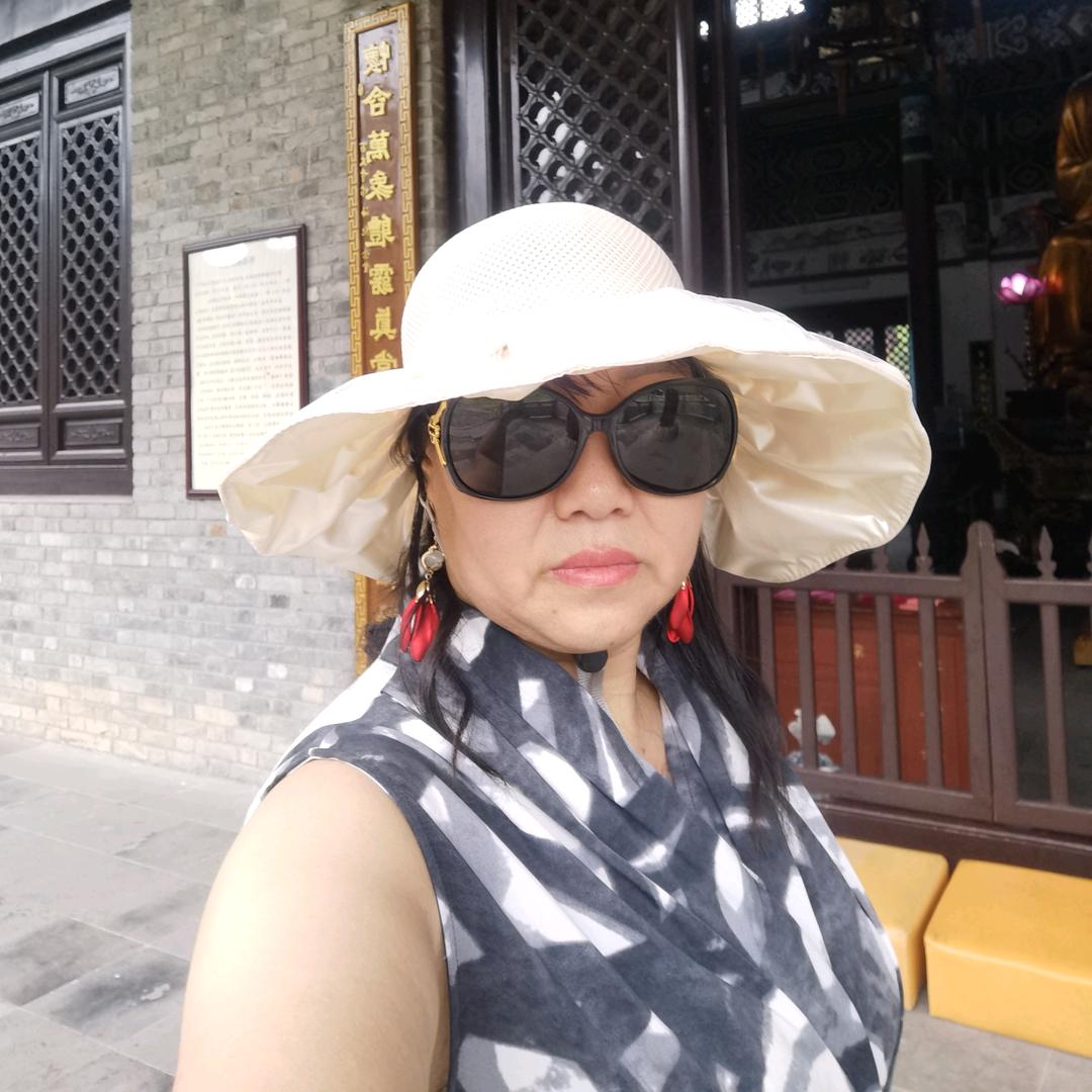 悟感陈小平。橱窗营业中。