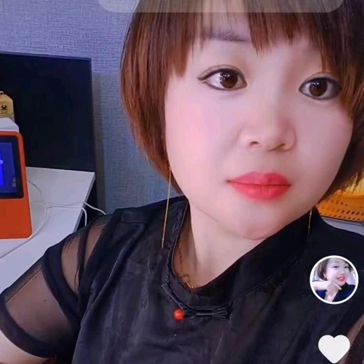 超级宝贝专业儿童理发雕刻造型小王