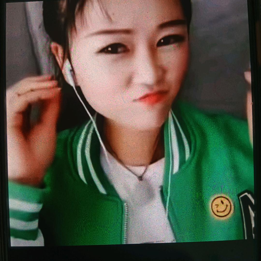 @浅浅一笑🌻
