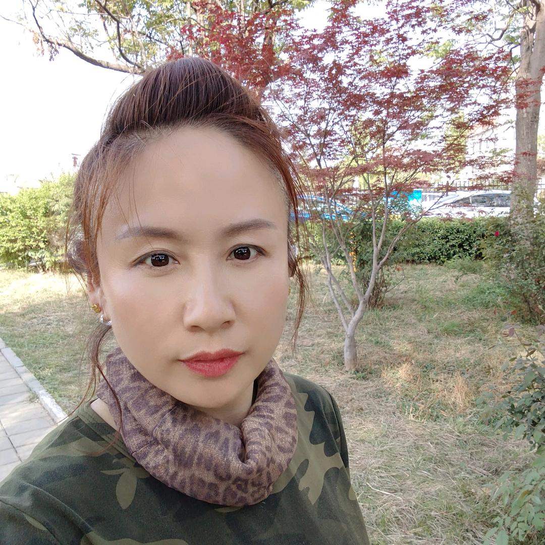 在济宁南张开羊汤馆的迷彩姐