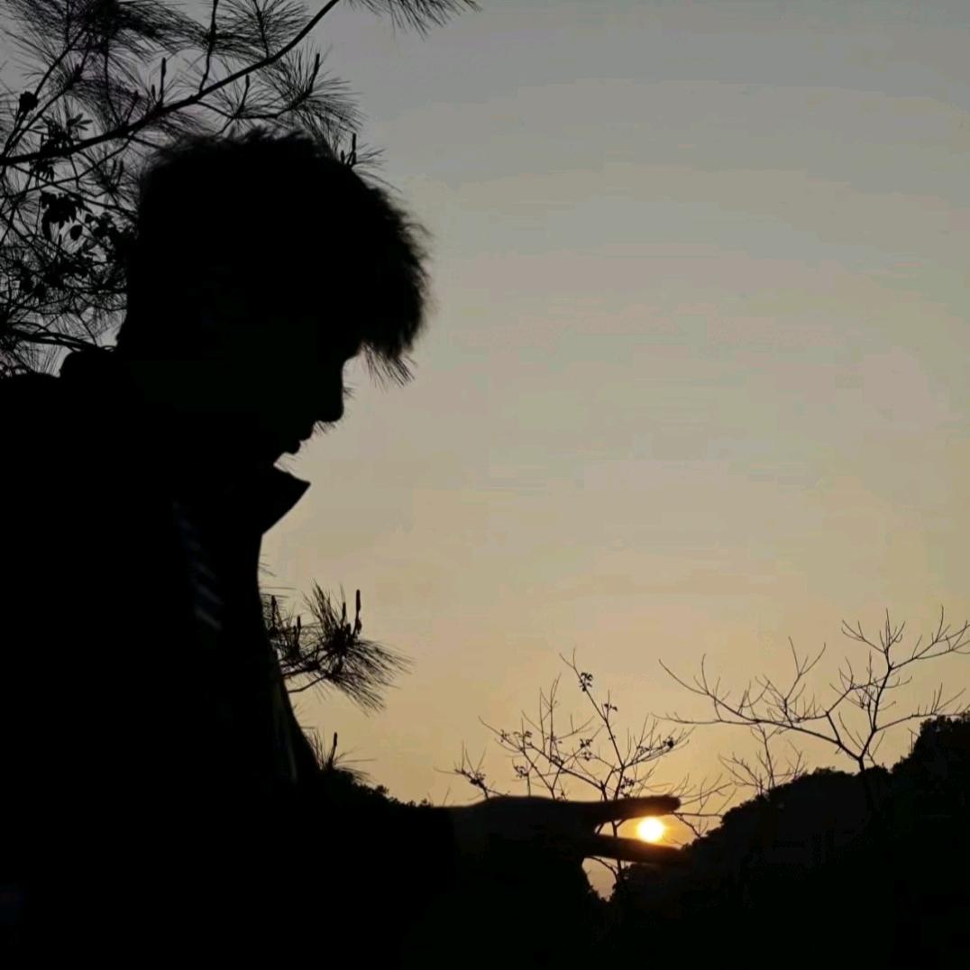 留下晚风与你相拥