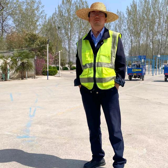 郑州新交通驾校不务正业的张教练