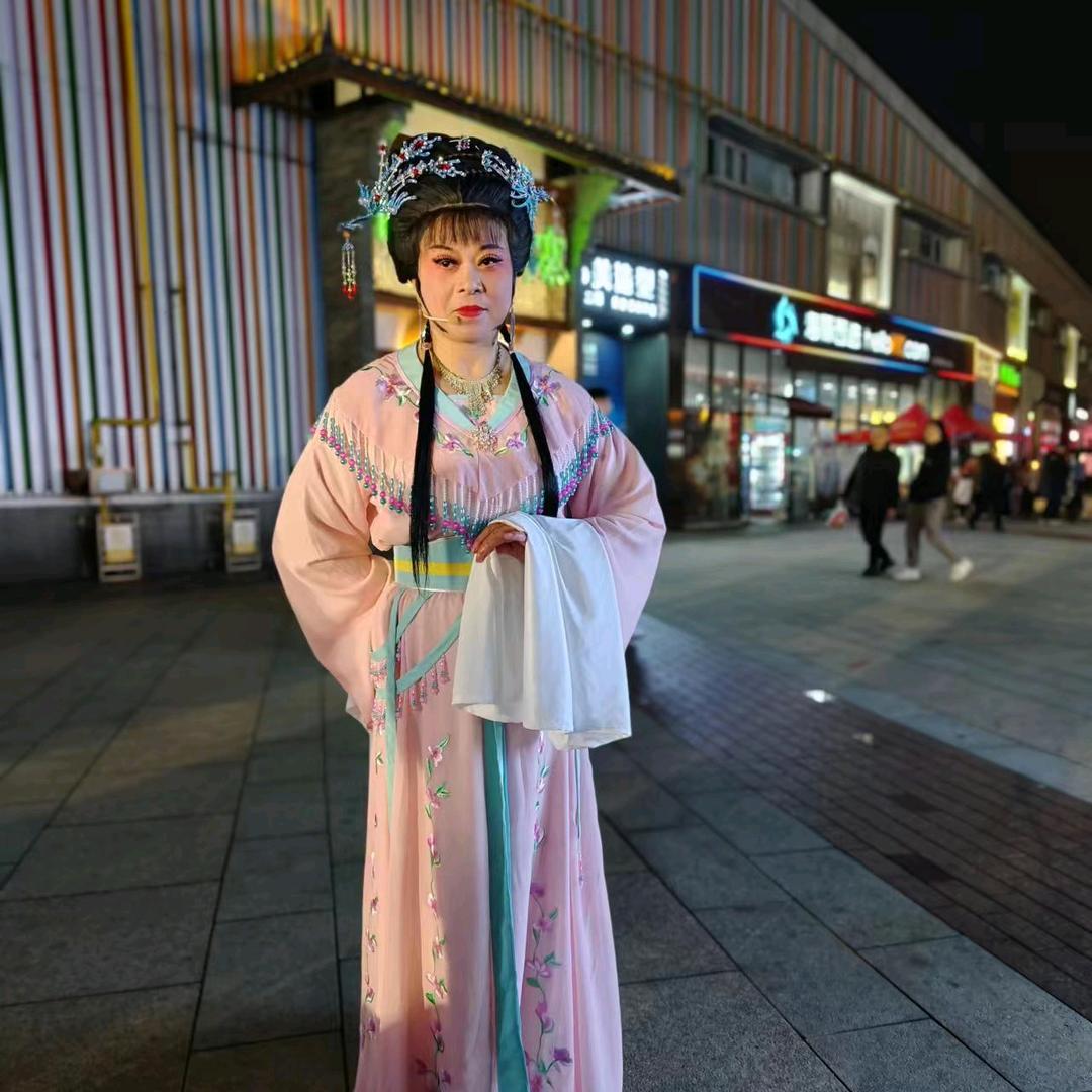 钱玉英（金长虹艺术团）