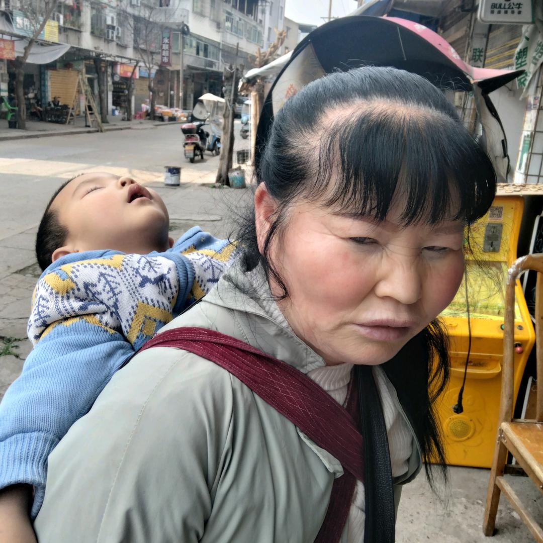 脑瘫儿的妈妈晚上8：30开播