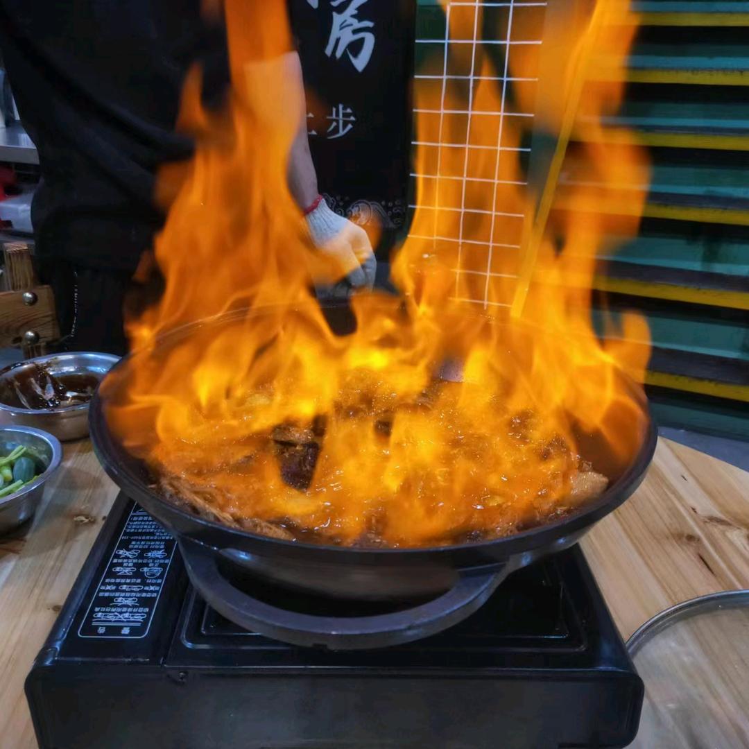 航仔小吃美食店✈️🚀🛩️