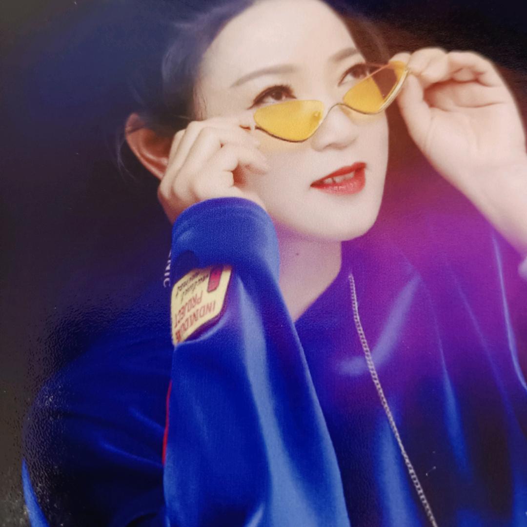 艳姐🎤<跑调>的橱窗