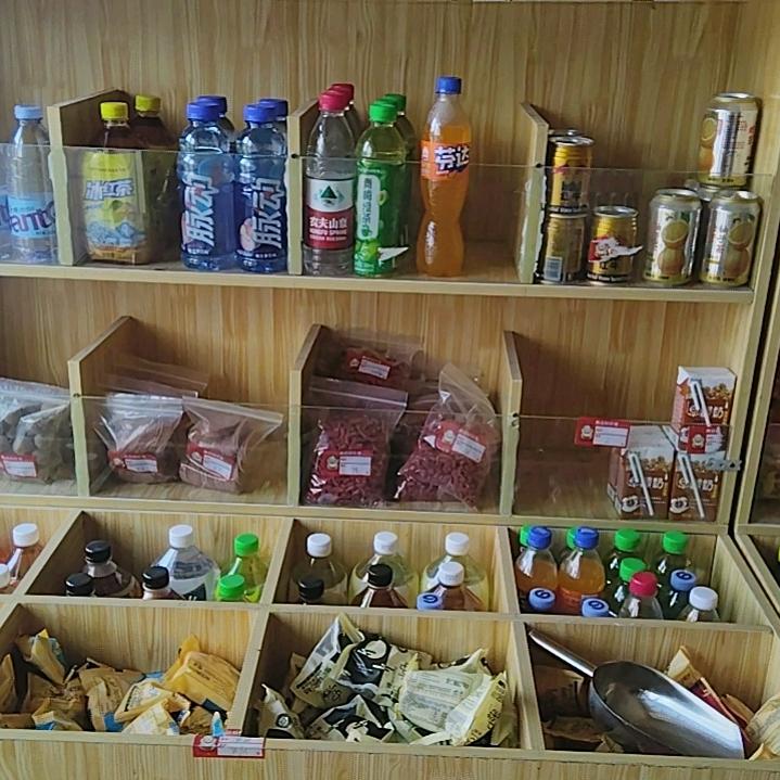 高伟副食超市，手工水饺馄饨