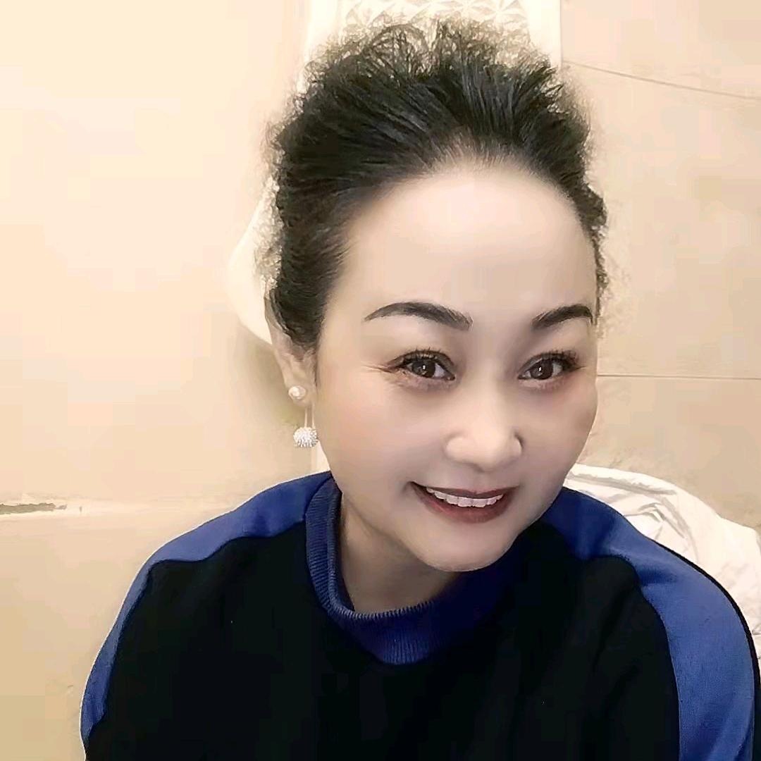 萝萝