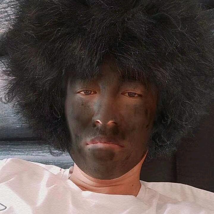 亿  龍