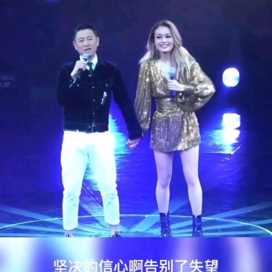 王，先生