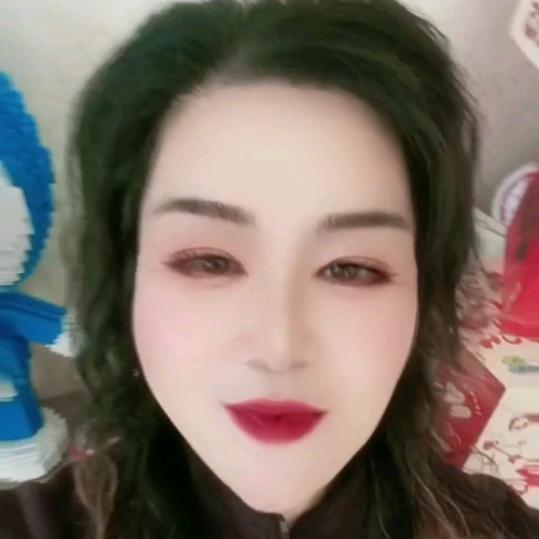 春霞（72年正月初一🐭）