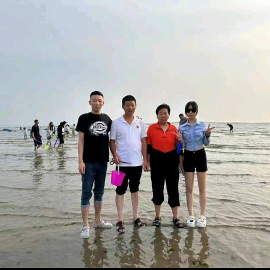 一家人。