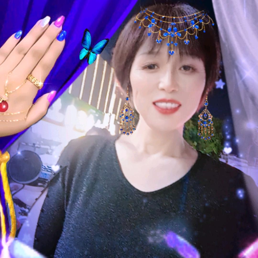 我是一个小喵喵。