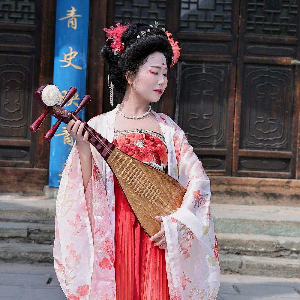 钓鱼姐妹花《大师姐》