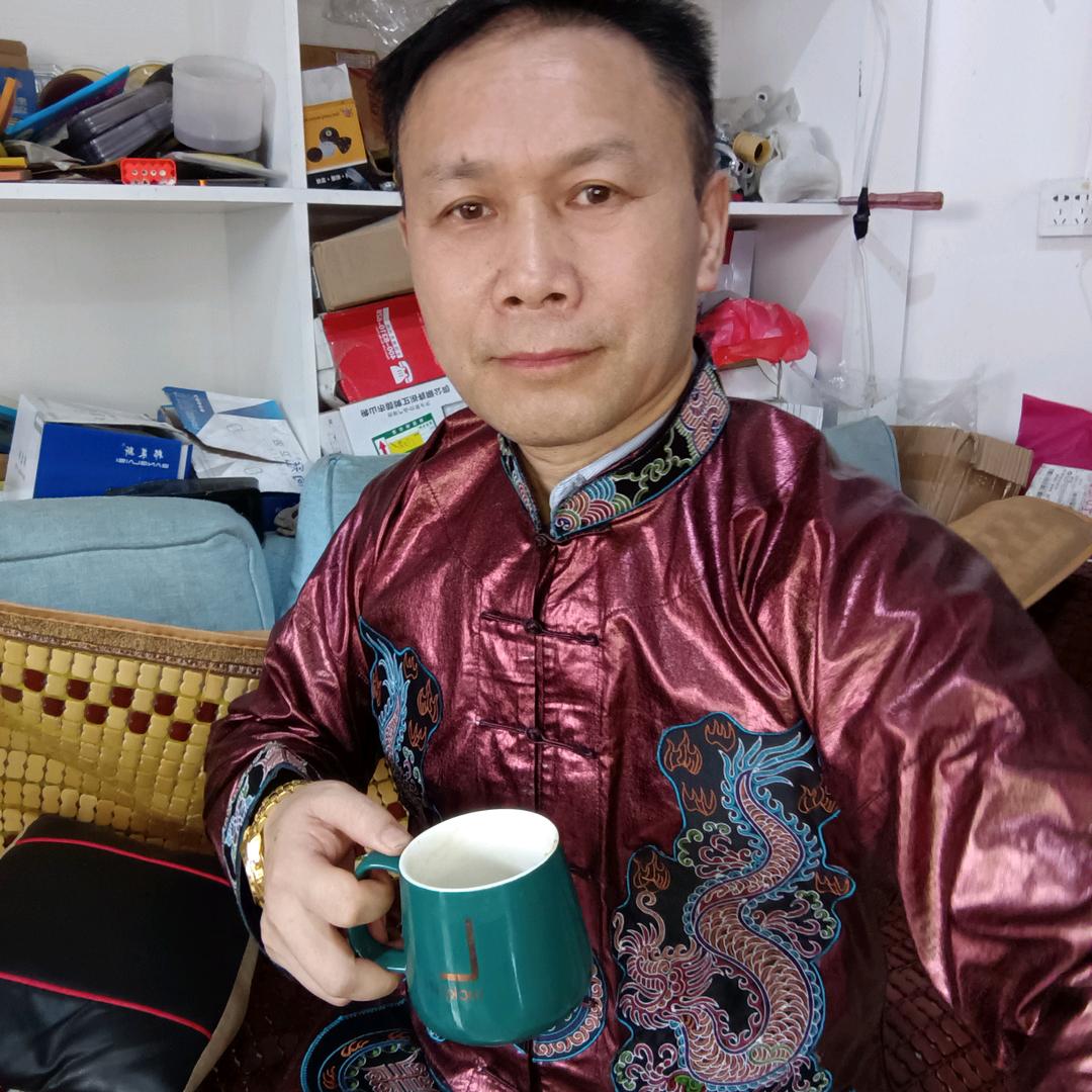 三都县韦彩杰服装店
