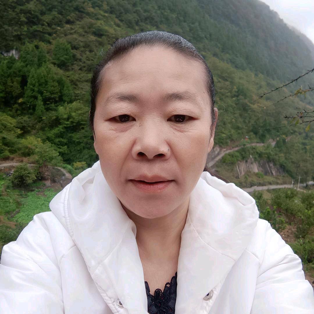 我是清清(中午12点半直播)
