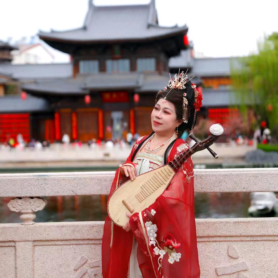 莹硕