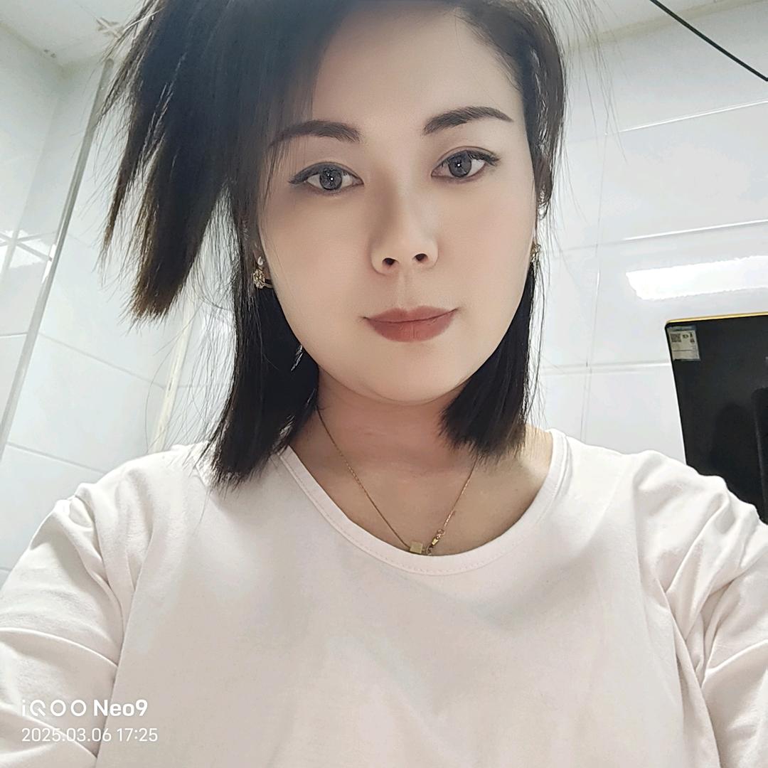 四个皮夹克妈妈