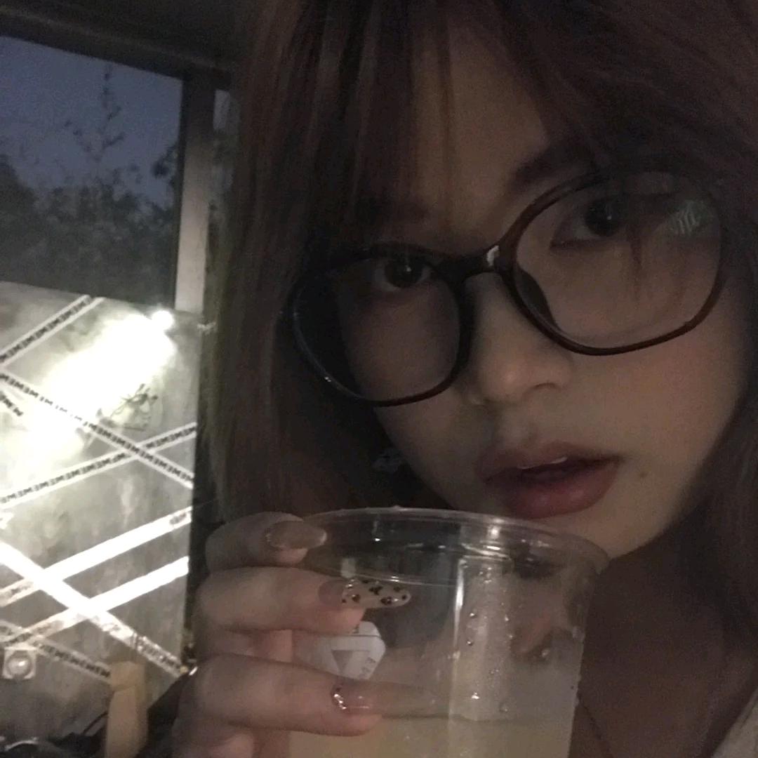 施夷光.