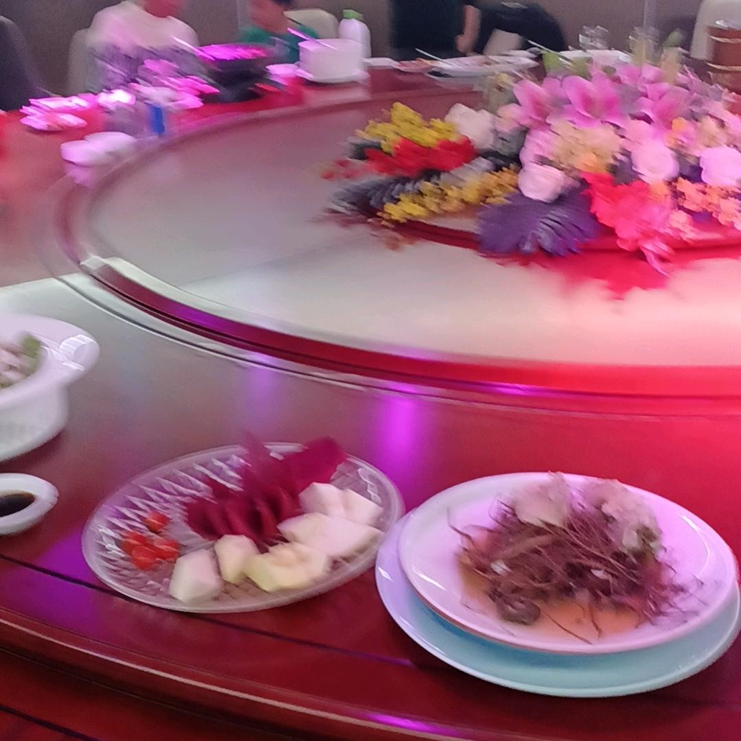 太阳下的月亮