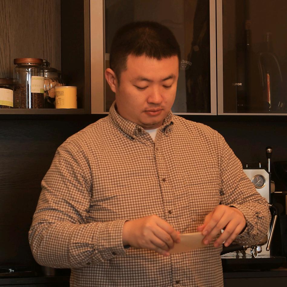 机智的小鹰_