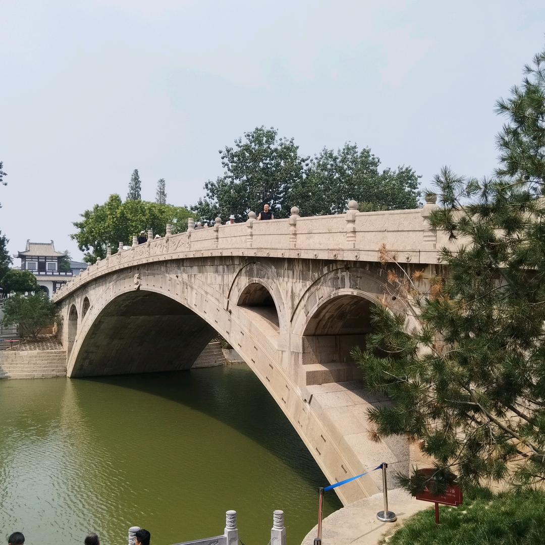 阳光路上