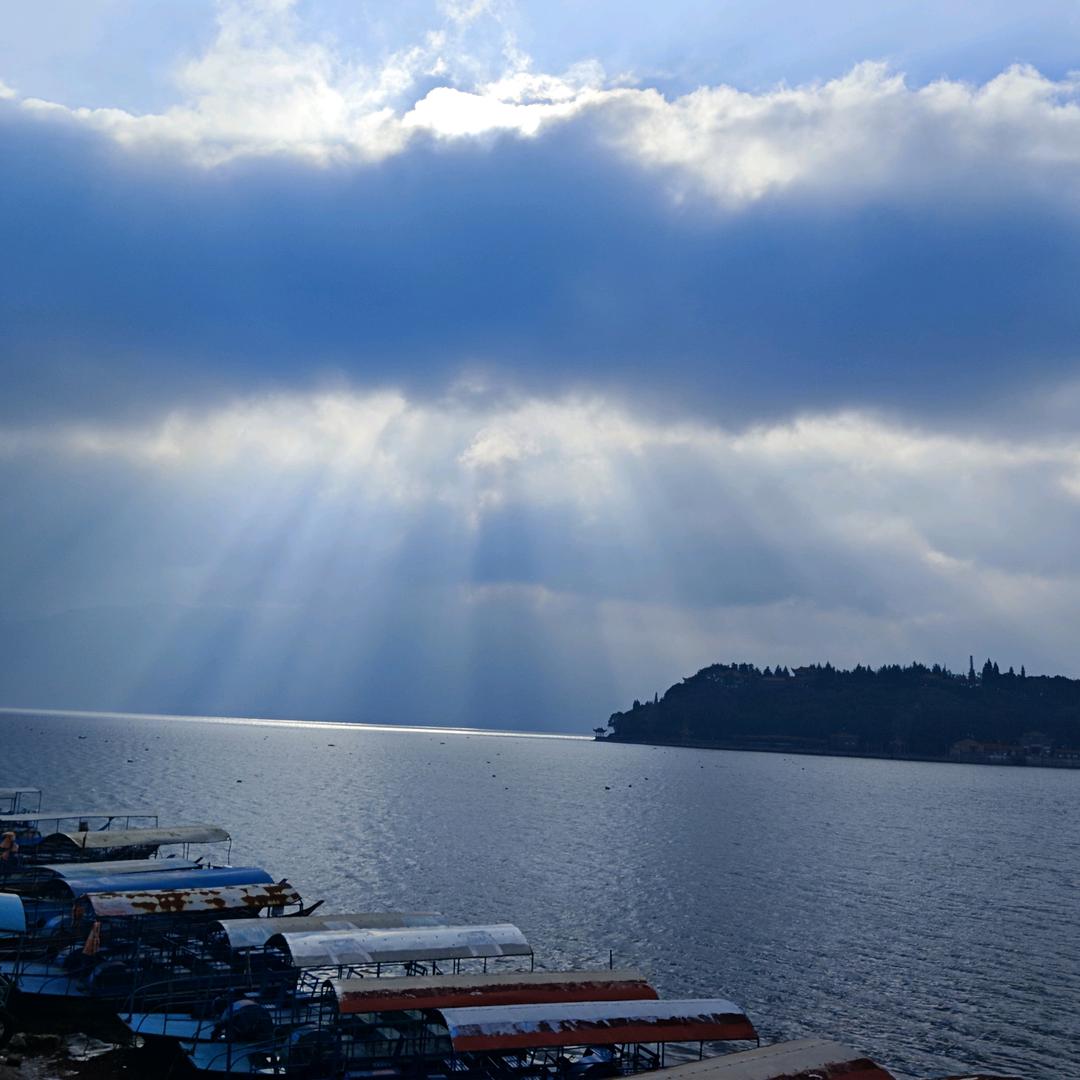 活着就得爽歪歪