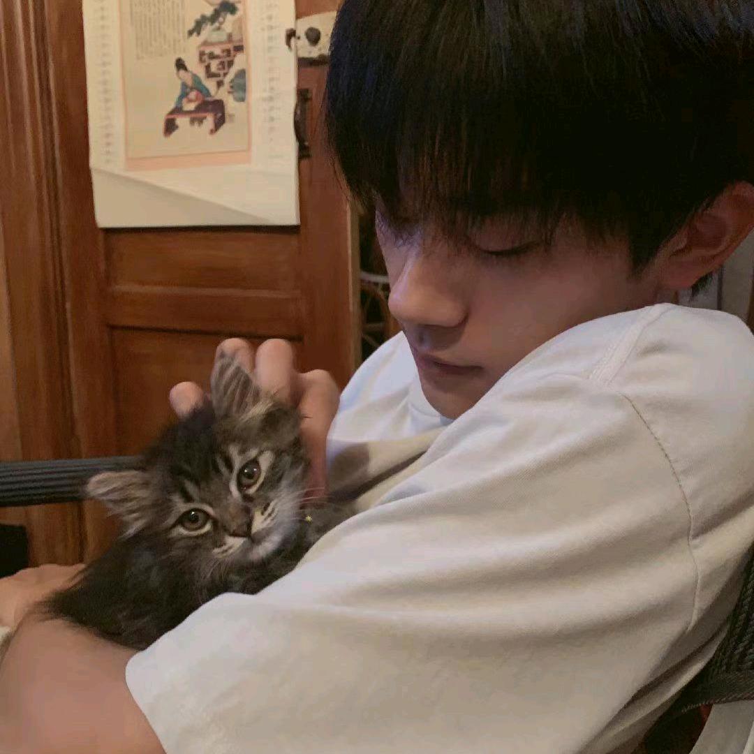 美四的小卖部《关必回》