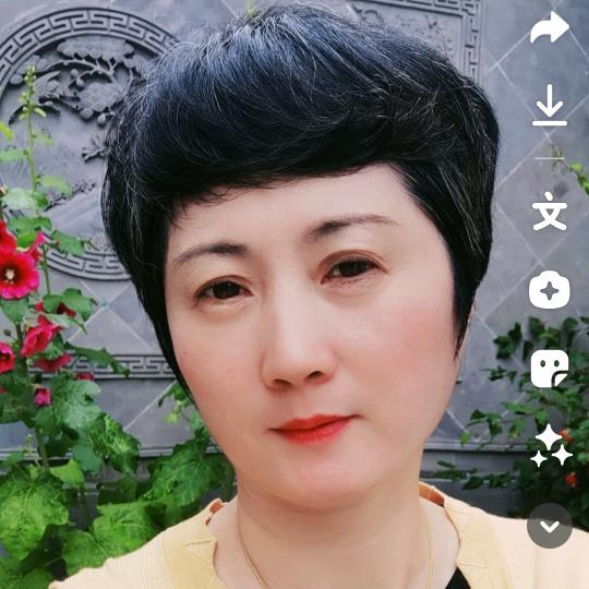 双胞胎姐妹（橱窗有好物）