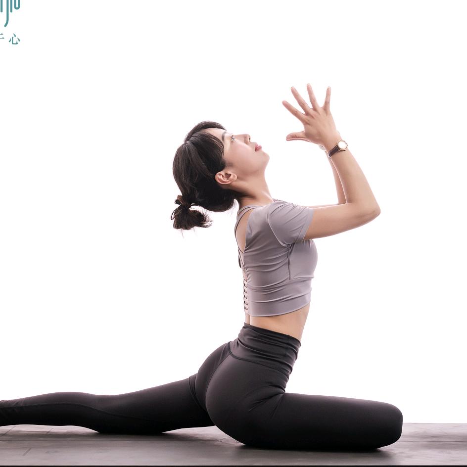 美乐瑜伽依玲老师