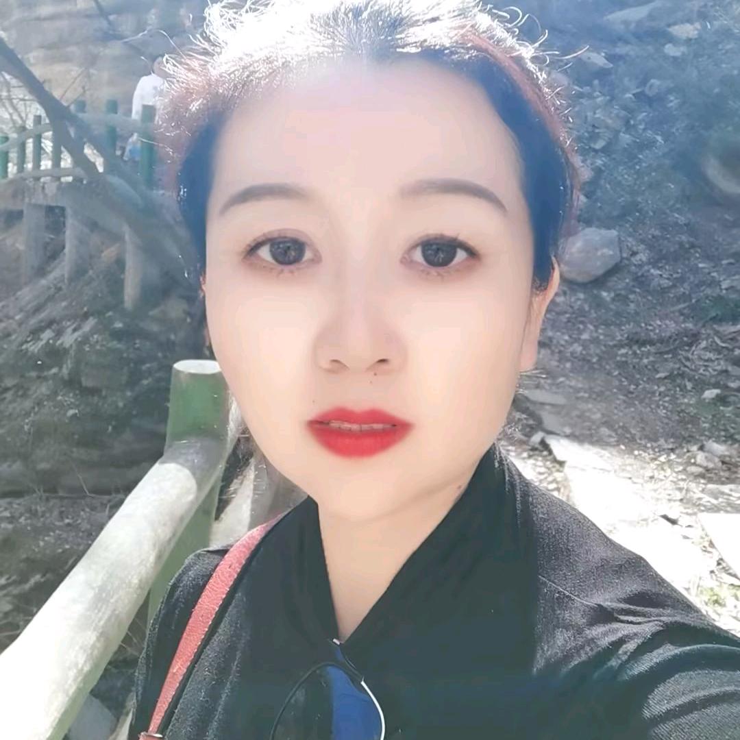 小铃铛🎤(早上7:20开播)