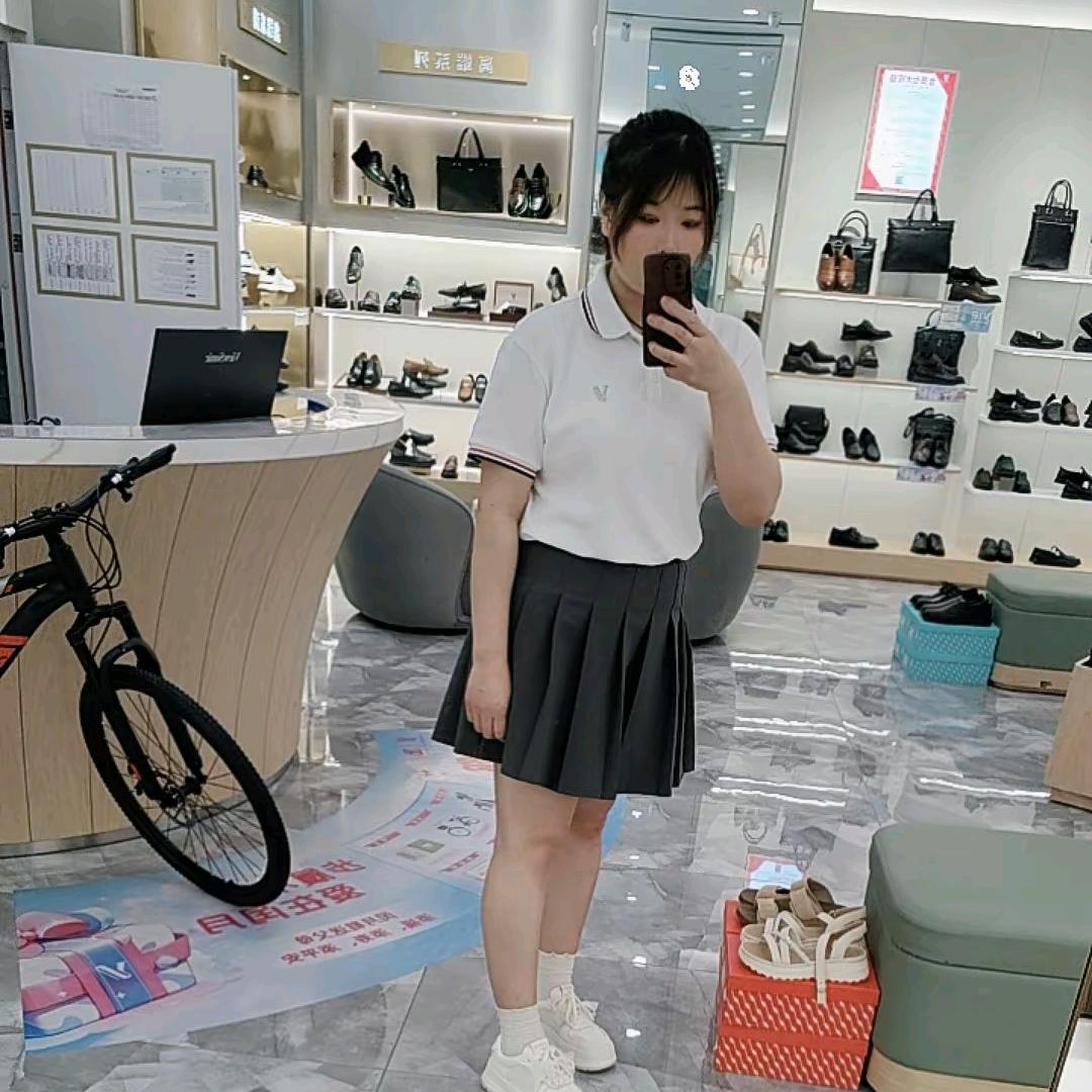意尔康灌云万达一店_林林