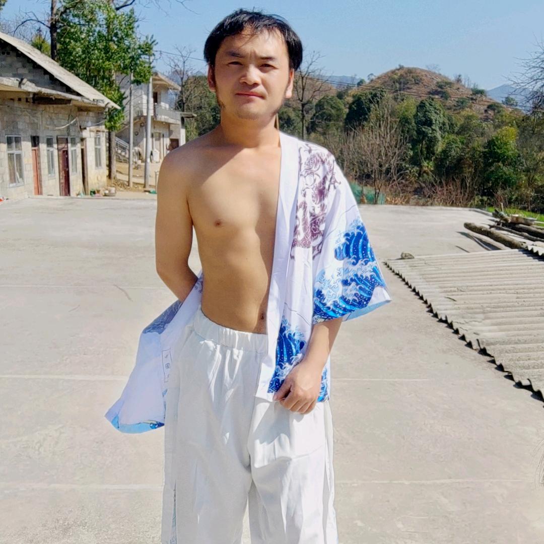 大俊的电子琴弹奏