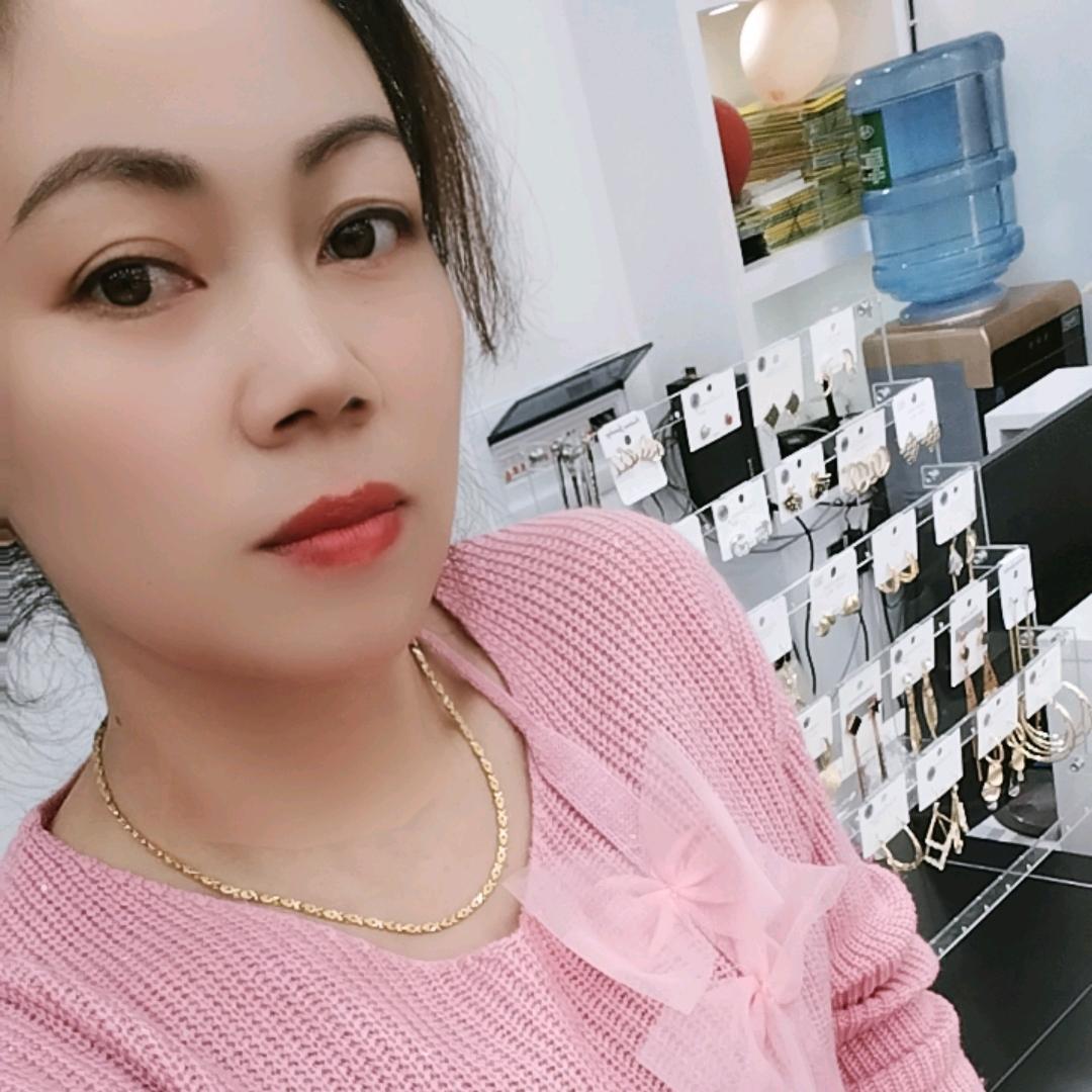 宾居韩束丽儿君君姐