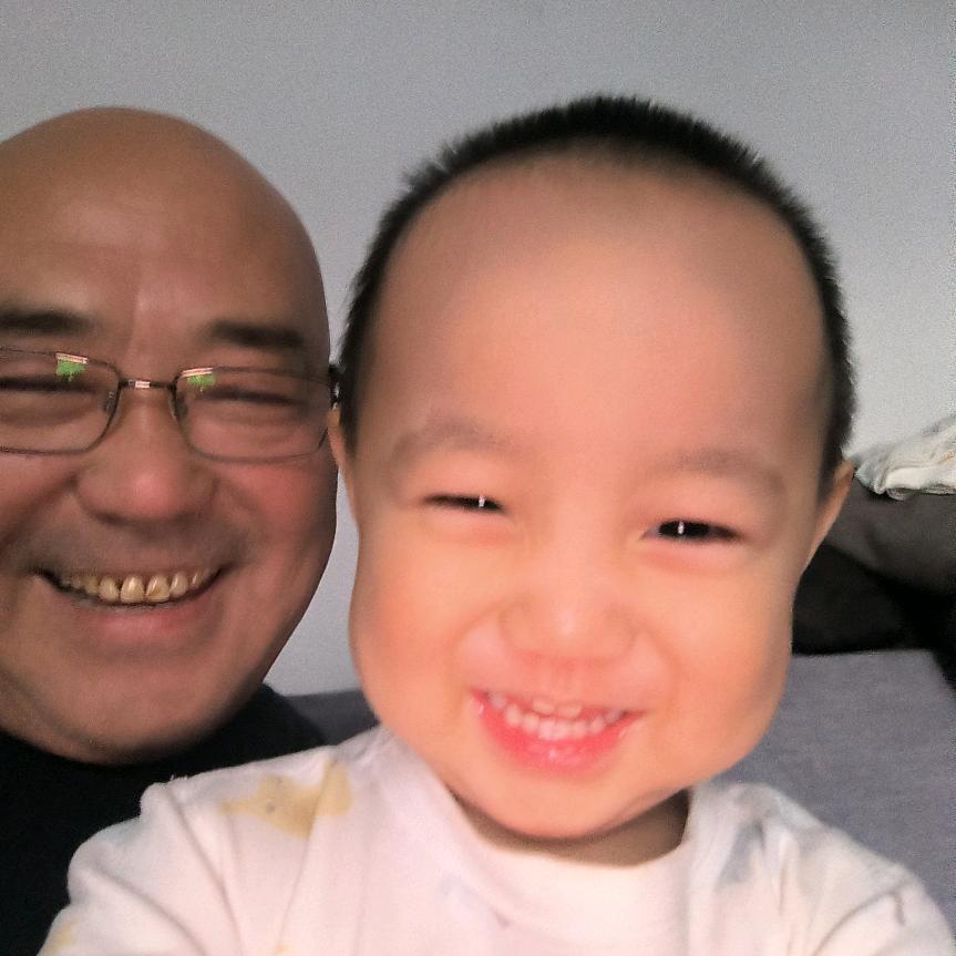 光头，手机摄影！