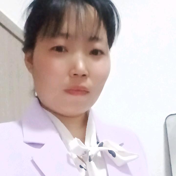 农村养鸡妹
