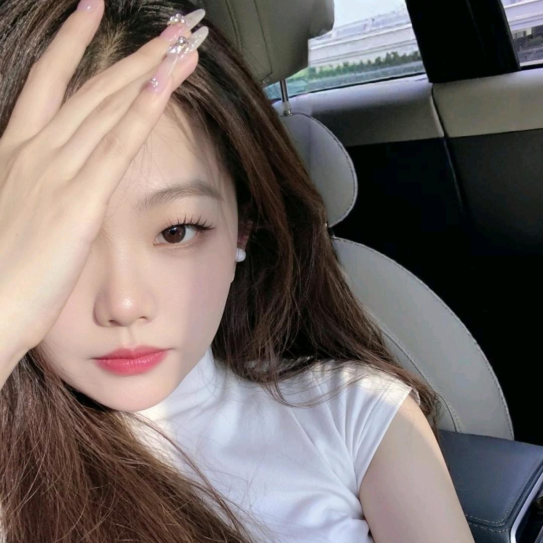 小张爱撸铁（晶小朵）