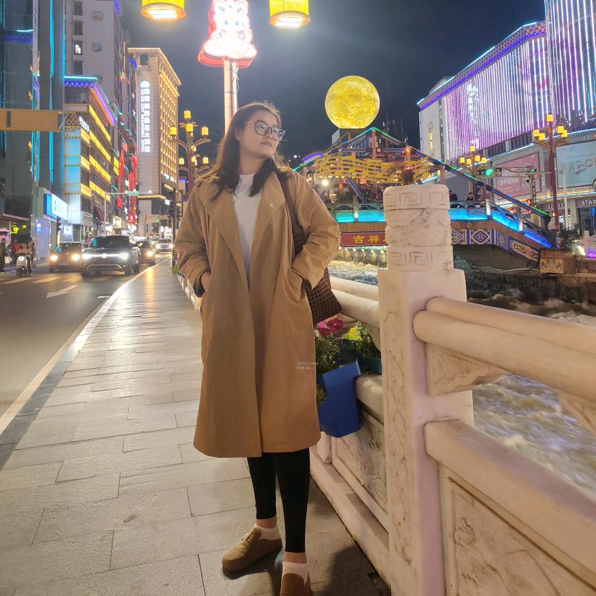 给点阳光就灿烂👸