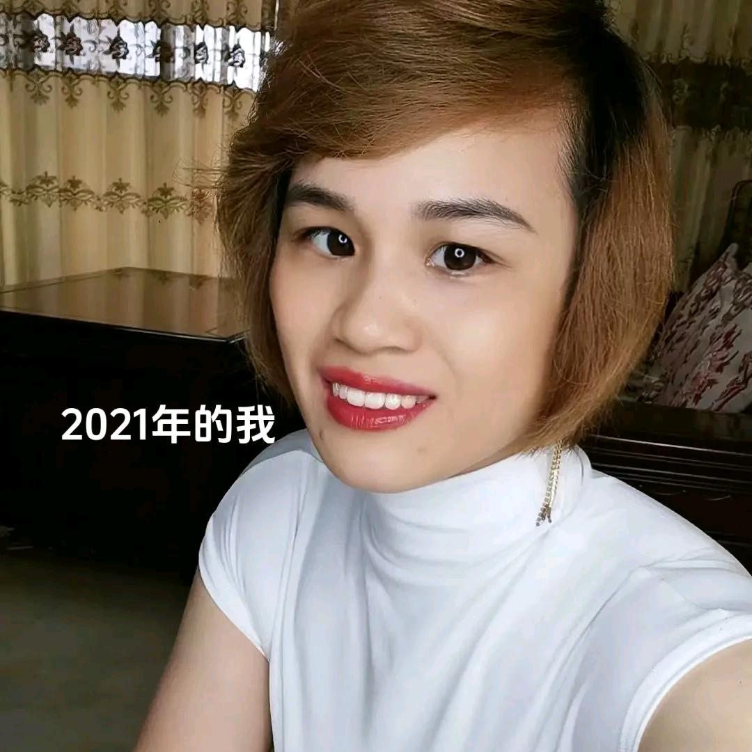 平果市(曲纹树潮流服饰)在成龙路豪庭9号