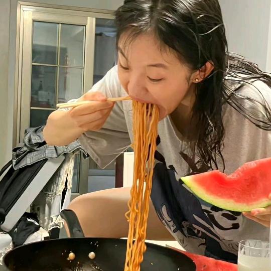 伊珞✔