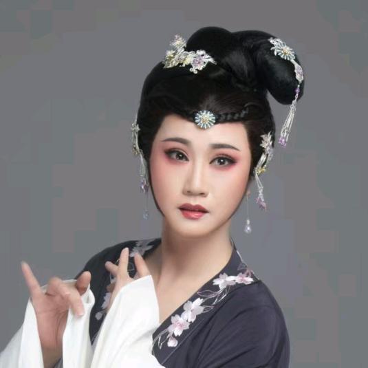 吕娅娜