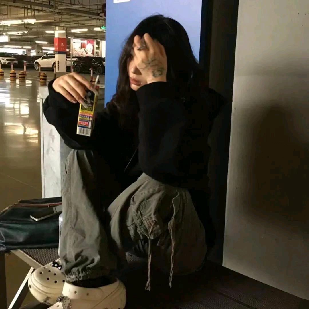 ✘