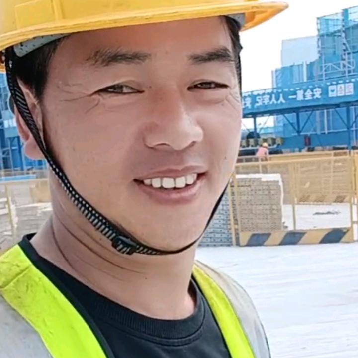 生活总是笑一笑