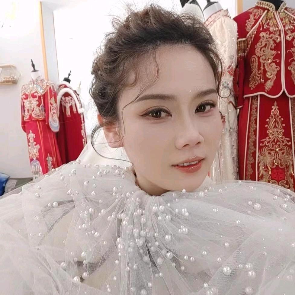 时尚·丽颜婚纱礼服