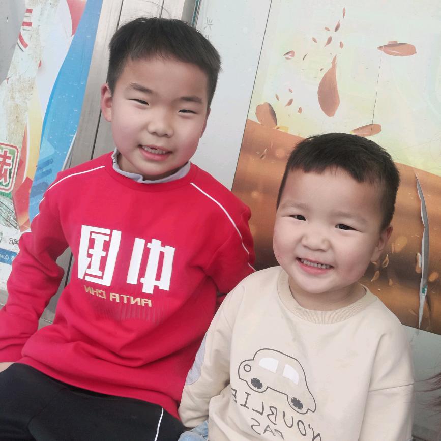 航(｡･㉨･｡)ﾉ♡ 爱你么么哒轩